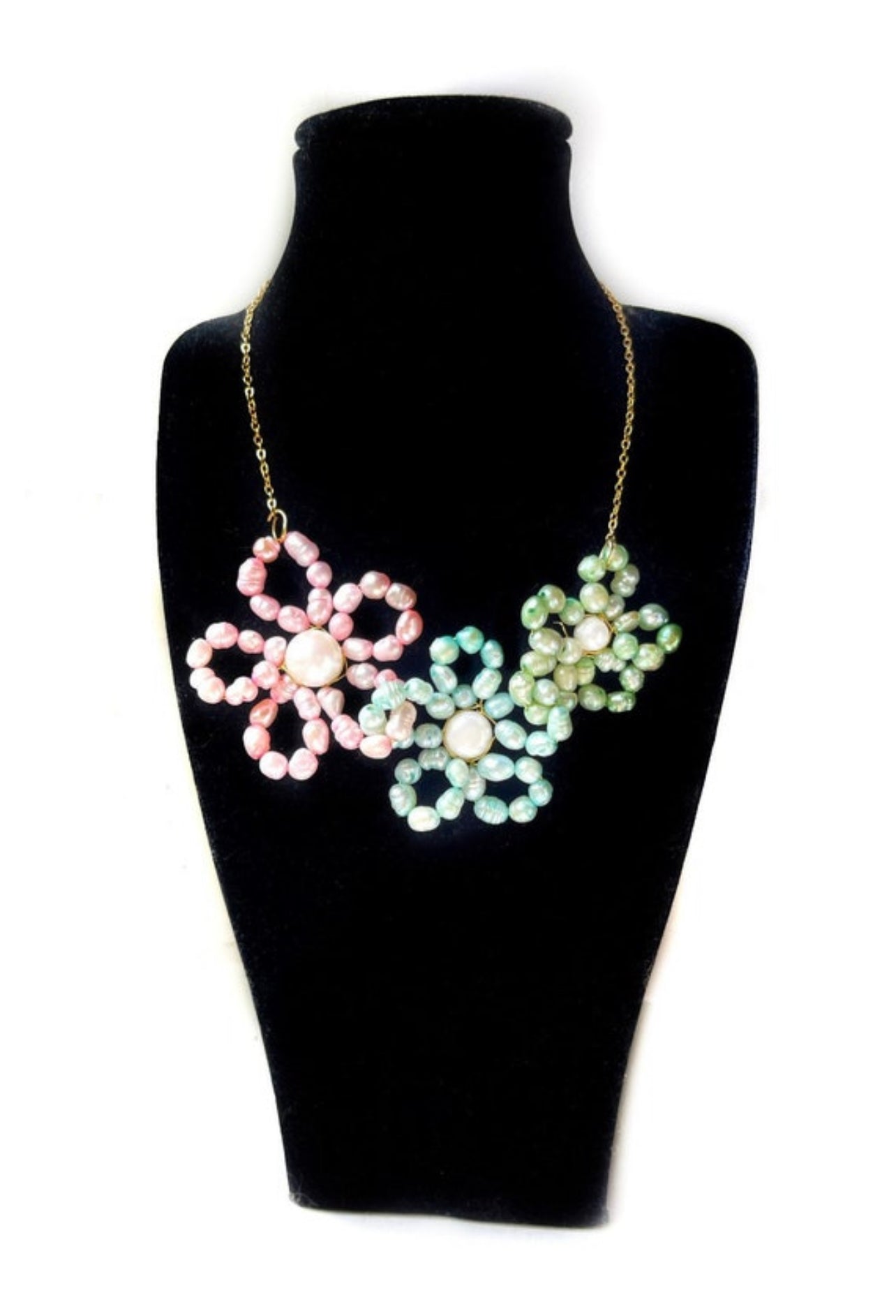 Statement flower necklace with dainty gold chain, large pearl necklace, flower statement necklace, colorful summer necklace