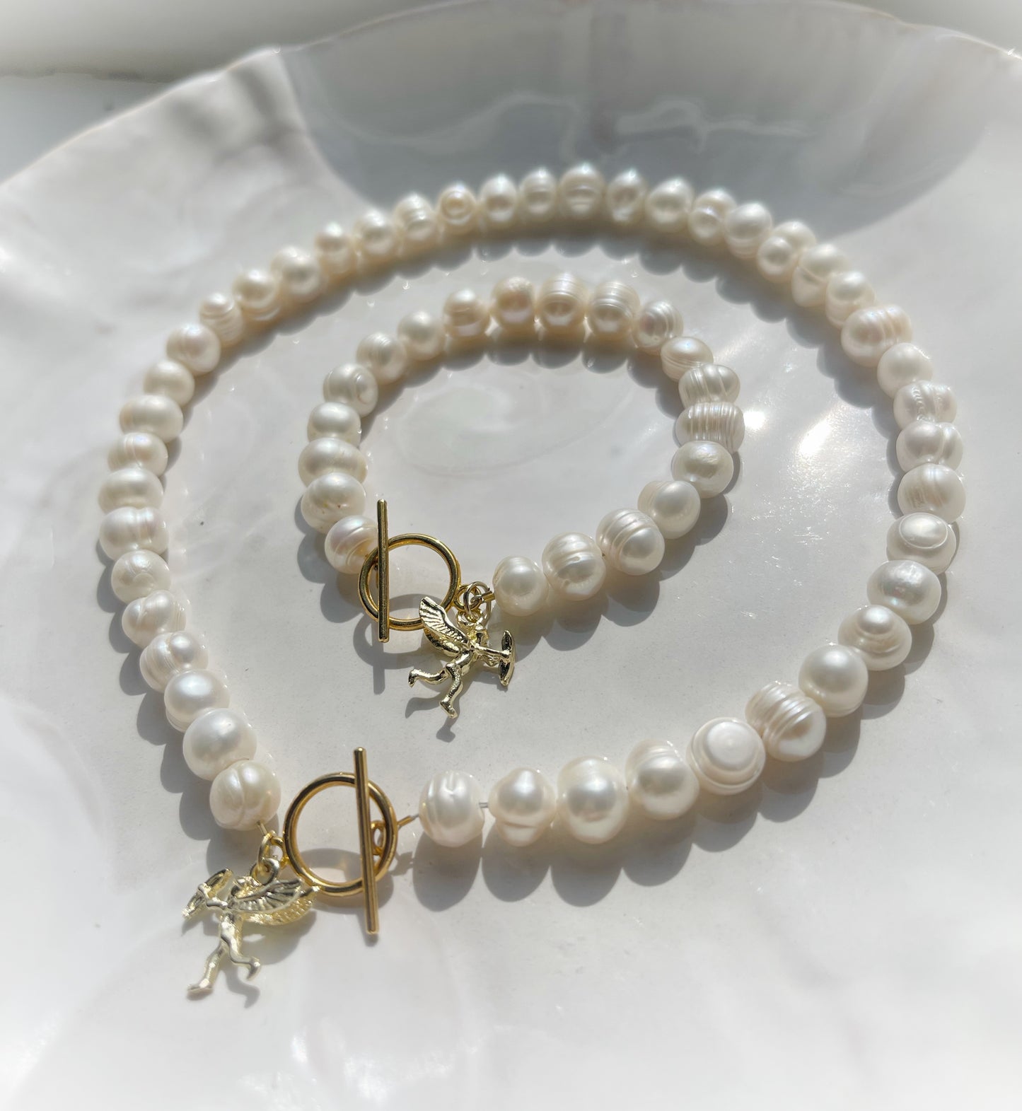 Angel Necklace Charm Necklace Freshwater Pearl Gold Charm Necklace with Gold Angel Charm, Unique Pearl Jewelry, Chunky Charm Necklace Gold