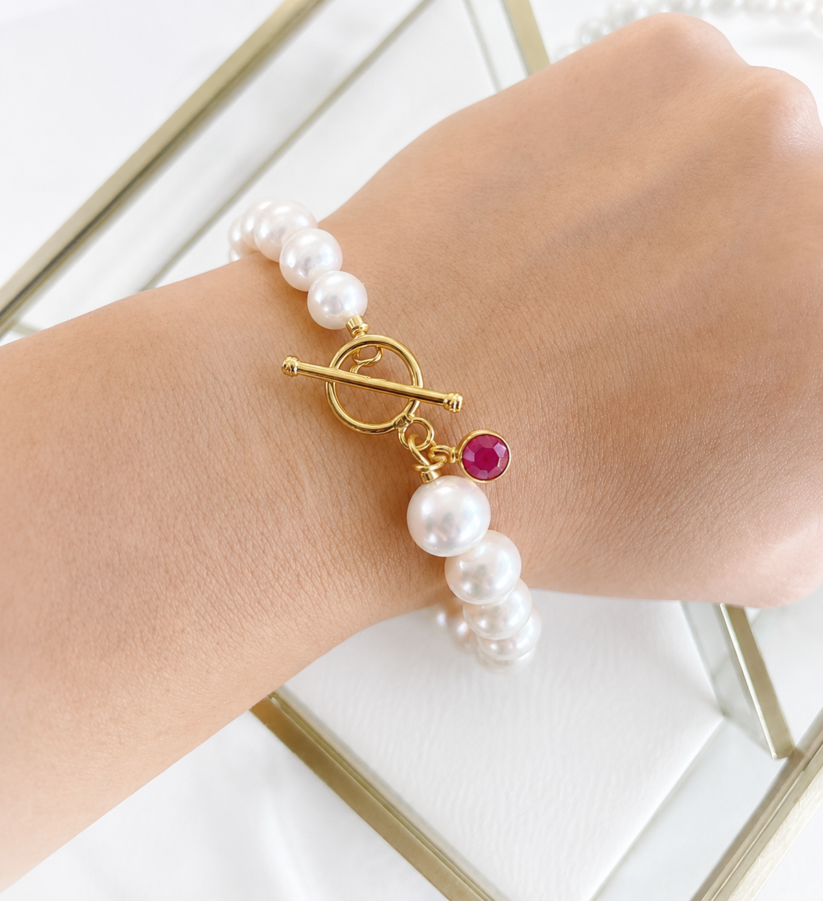 July Birthstone Pearl Bracelet, Minimalist Ruby Charm Bracelet, Freshwater Pearl Bracelet Gold, July Birthday Gift for Her, Bridesmaid Gift