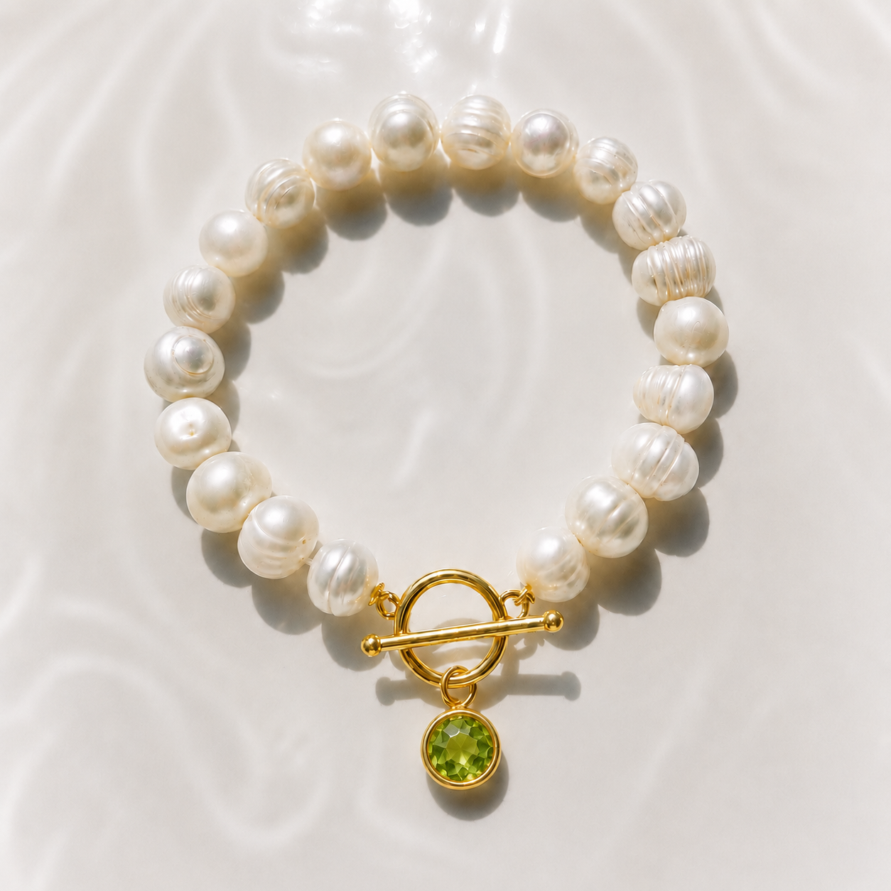 August Birthstone Pearl Bracelet, Minimalist Charm Bracelet, Freshwater Pearl Bracelet Gold Peridot, August Birthday Gift for Her Birthstone