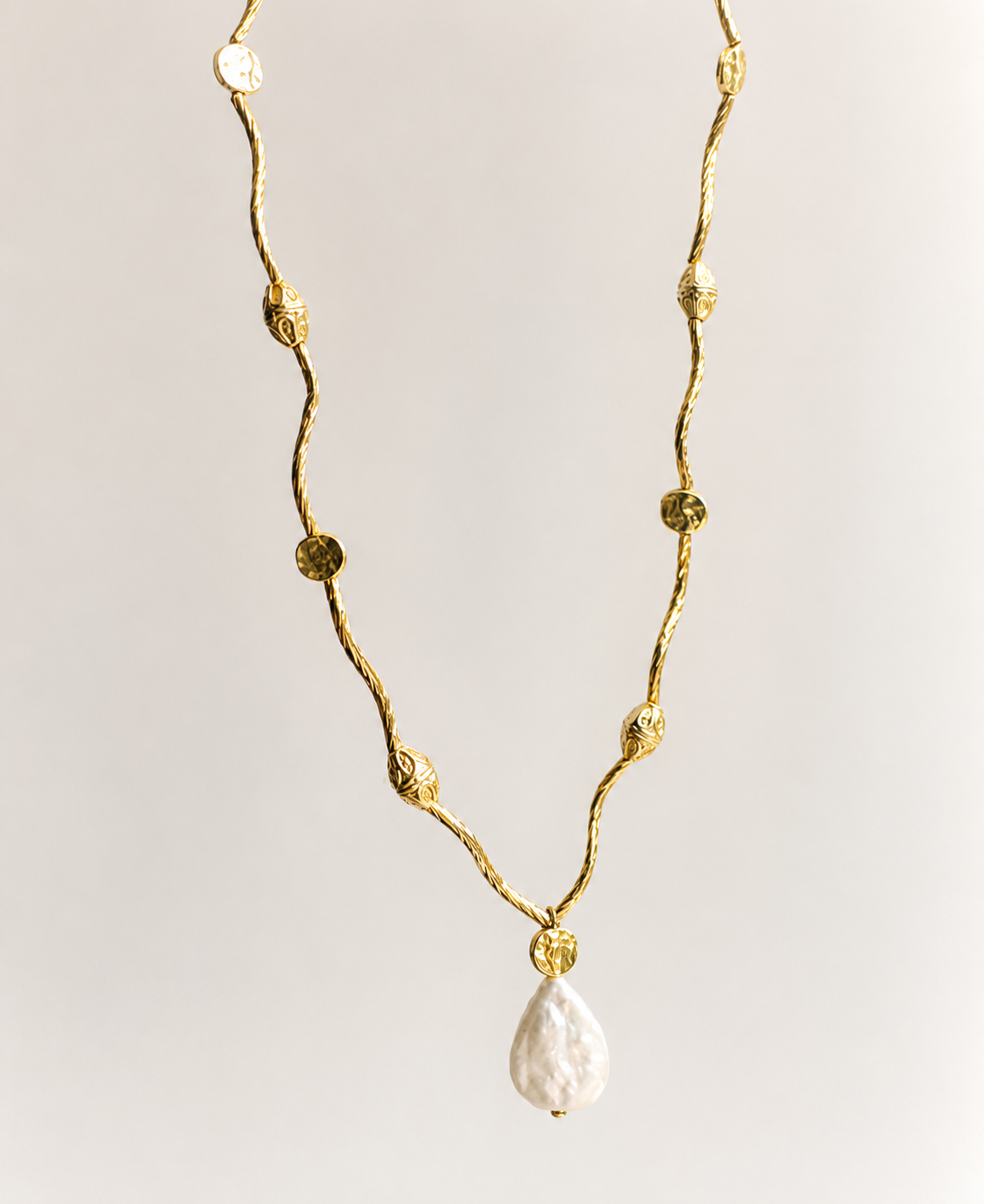 Dainty Teardrop White Freshwater Pearl Necklace, Simple Gold Pearl Necklace, Lightweight Gold Plated Jewelry, Everday Minimalist Choker