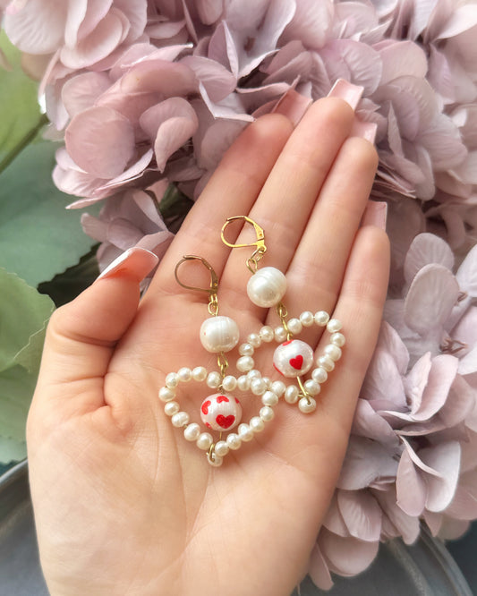 White pearl heart earrings, statement pearl jewelry, hand painted red love heart wire wrapped dangle earrings, retro statement jewelry