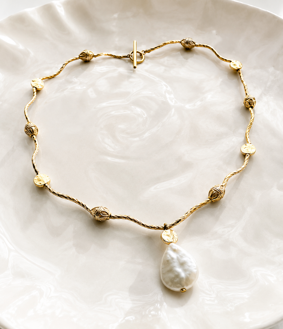 Dainty Teardrop White Freshwater Pearl Necklace, Simple Gold Pearl Necklace, Lightweight Gold Plated Jewelry, Everday Minimalist Choker