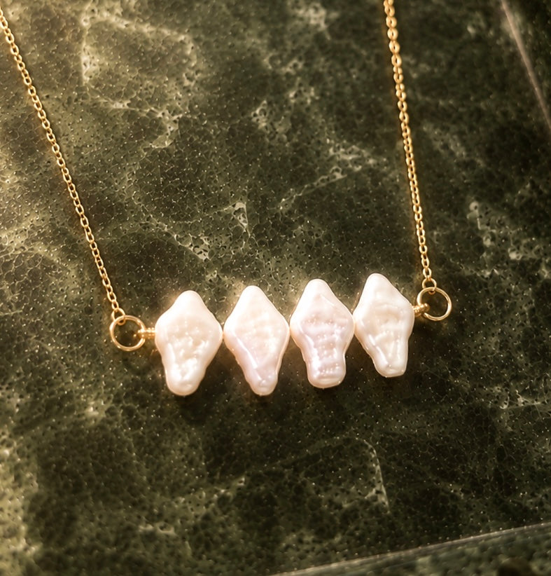 Diamond Shaped Pearl Choker Necklace