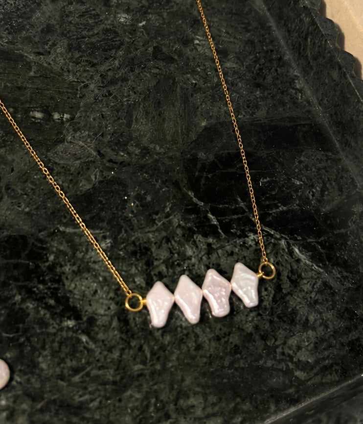 Diamond Shaped Pearl Choker Necklace
