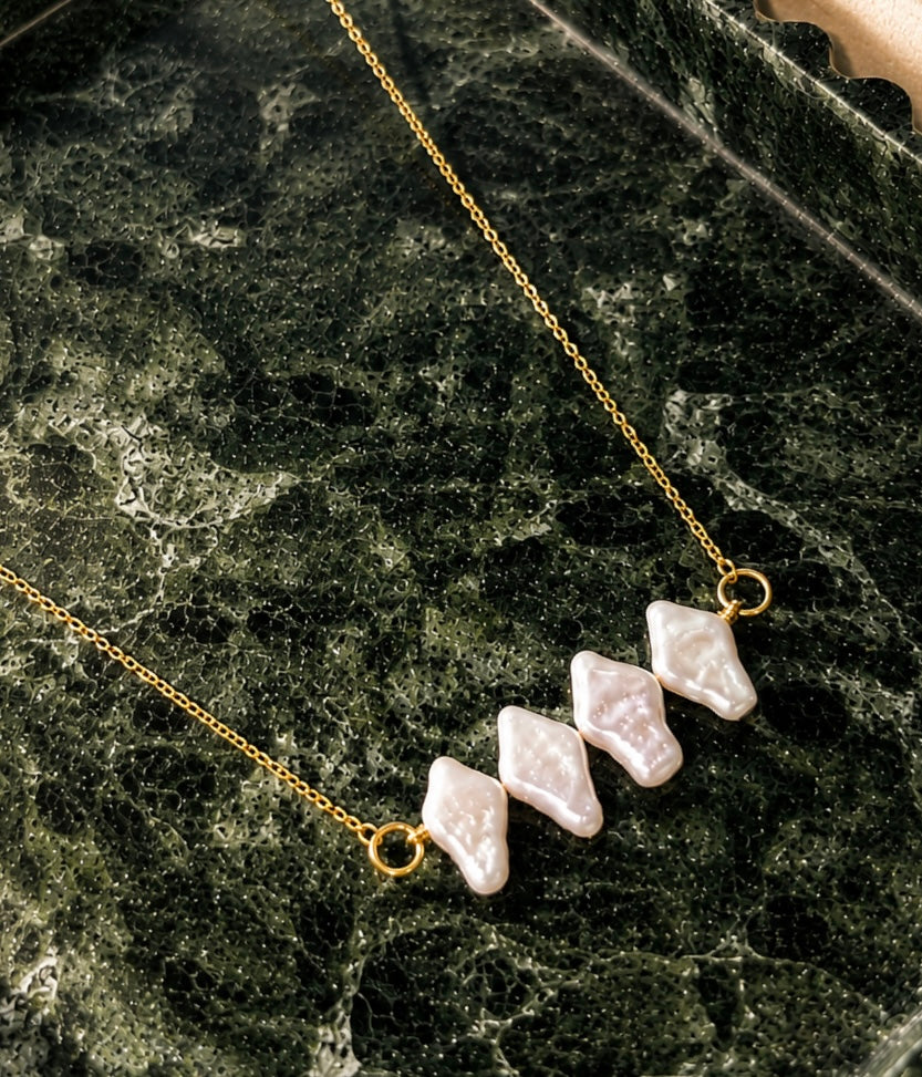 Diamond Shaped Pearl Choker Necklace