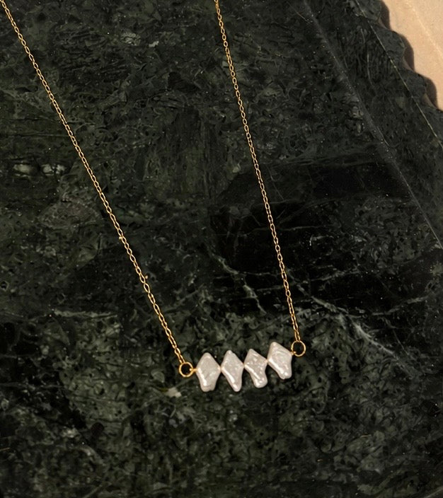 Diamond Shaped Pearl Choker Necklace
