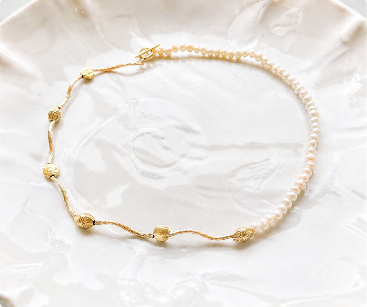 Dainty Freshwater Pearl Gold Choker Necklace with Gold Vermeil Toggle Clasp | The Adelaide Necklace
