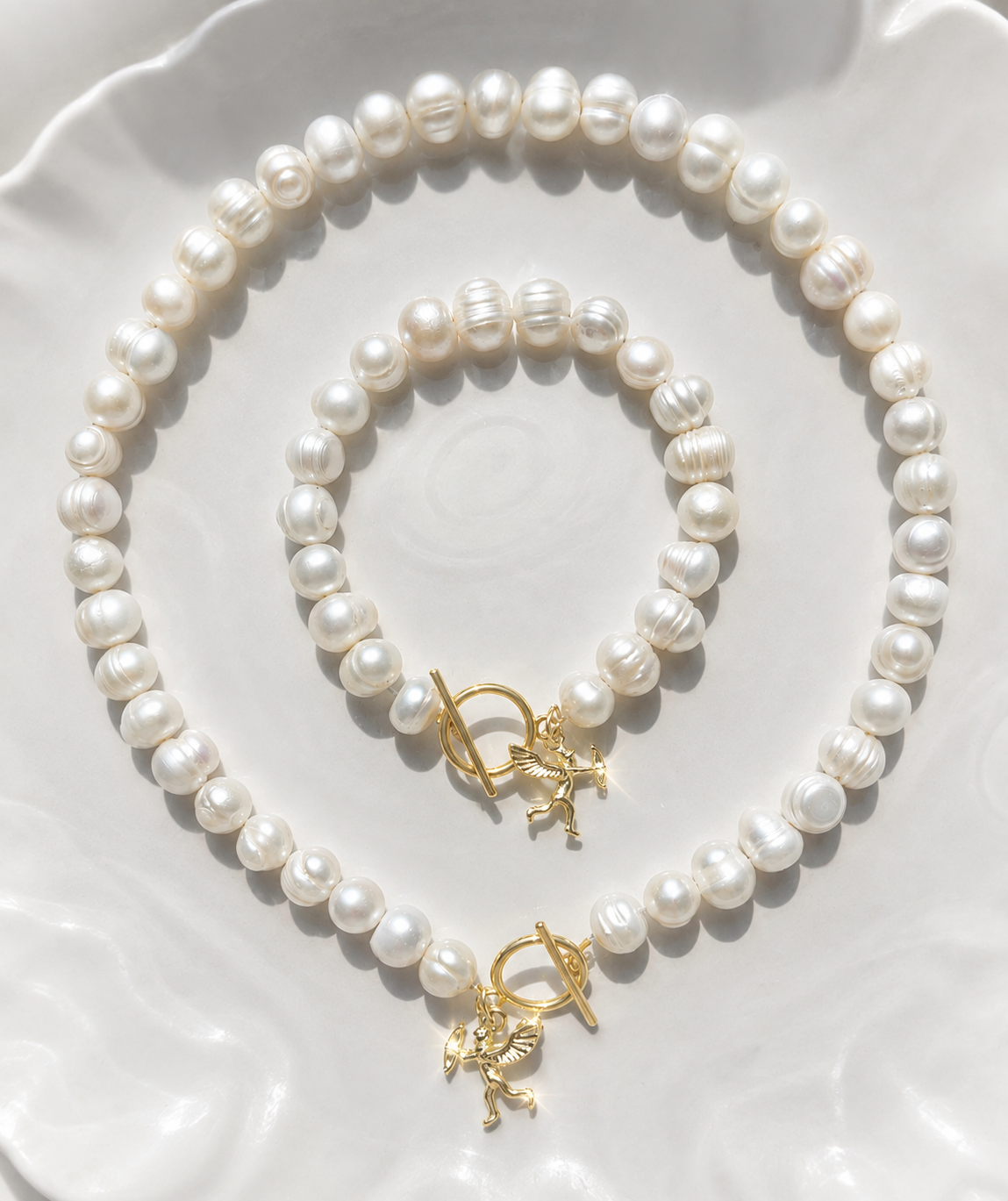 Angel Necklace Charm Necklace Freshwater Pearl Gold Charm Necklace with Gold Angel Charm, Unique Pearl Jewelry, Chunky Charm Necklace Gold