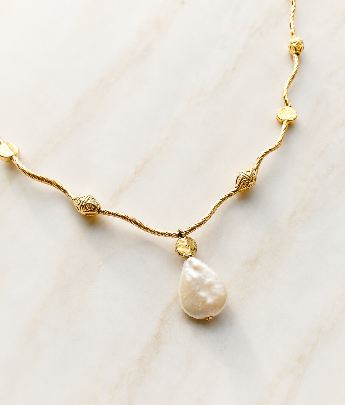 Dainty Teardrop White Freshwater Pearl Necklace, Simple Gold Pearl Necklace, Lightweight Gold Plated Jewelry, Everday Minimalist Choker