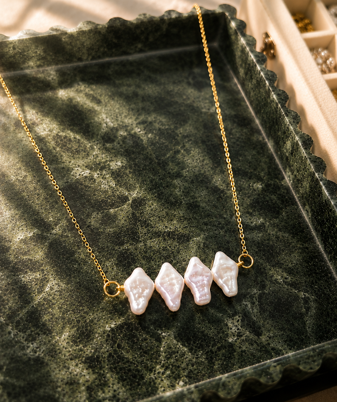 Diamond Shaped Pearl Choker Necklace
