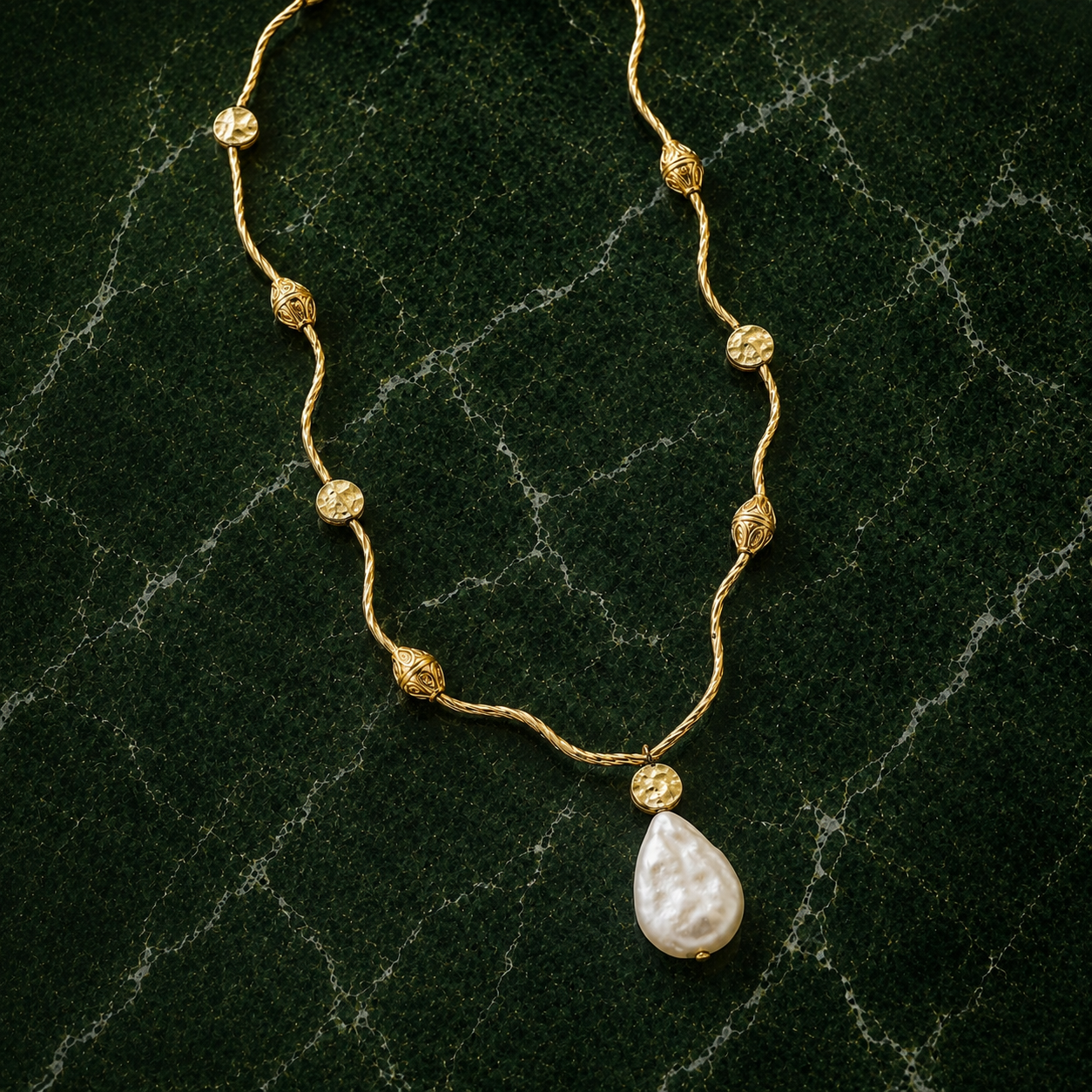 Dainty Teardrop White Freshwater Pearl Necklace, Simple Gold Pearl Necklace, Lightweight Gold Plated Jewelry, Everday Minimalist Choker