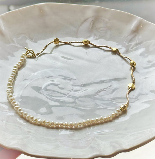 Dainty White Freshwater Pearl Necklace, Simple Gold Pearl Necklace, Lightweight Gold Plated Jewelry, Everday Minimalist Choker Toggle Clasp