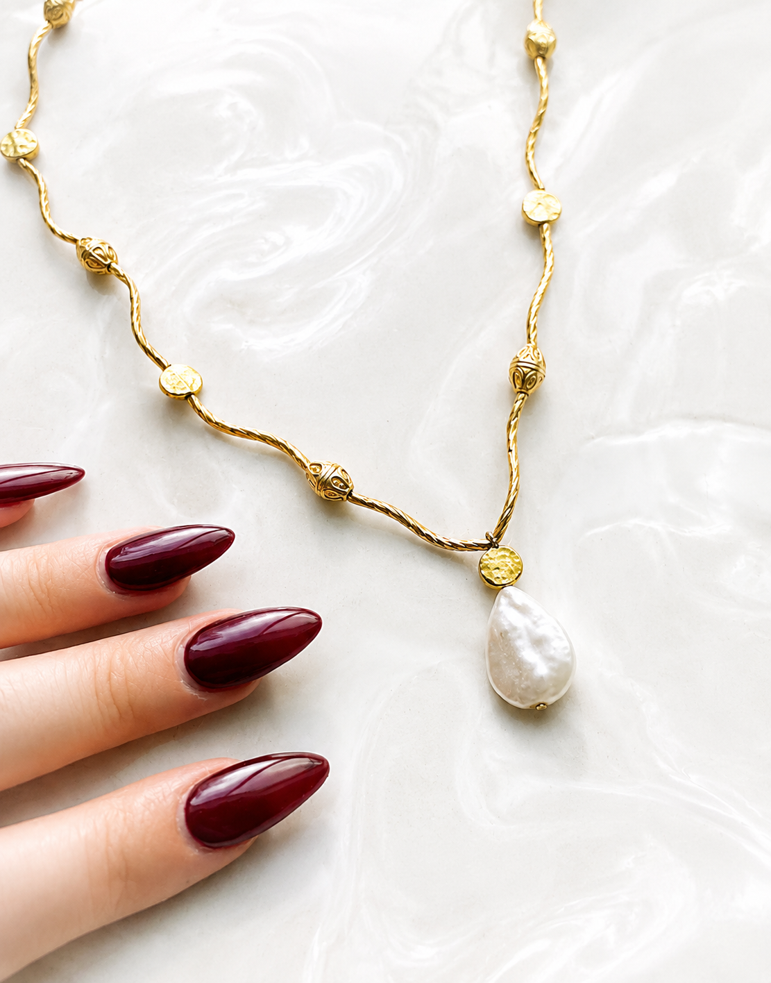 Dainty Teardrop White Freshwater Pearl Necklace, Simple Gold Pearl Necklace, Lightweight Gold Plated Jewelry, Everday Minimalist Choker