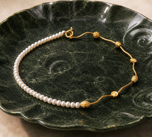 Dainty White Freshwater Pearl Necklace, Simple Gold Pearl Necklace, Lightweight Gold Plated Jewelry, Everday Minimalist Choker Toggle Clasp