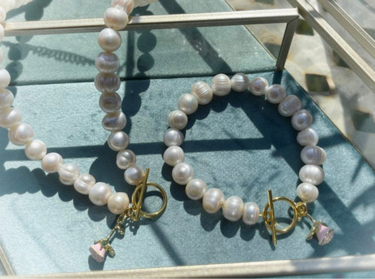 White freshwater pearl choker charm necklace and bracelet set with rose flower charm / birthday gifts for her / matching jewelry set